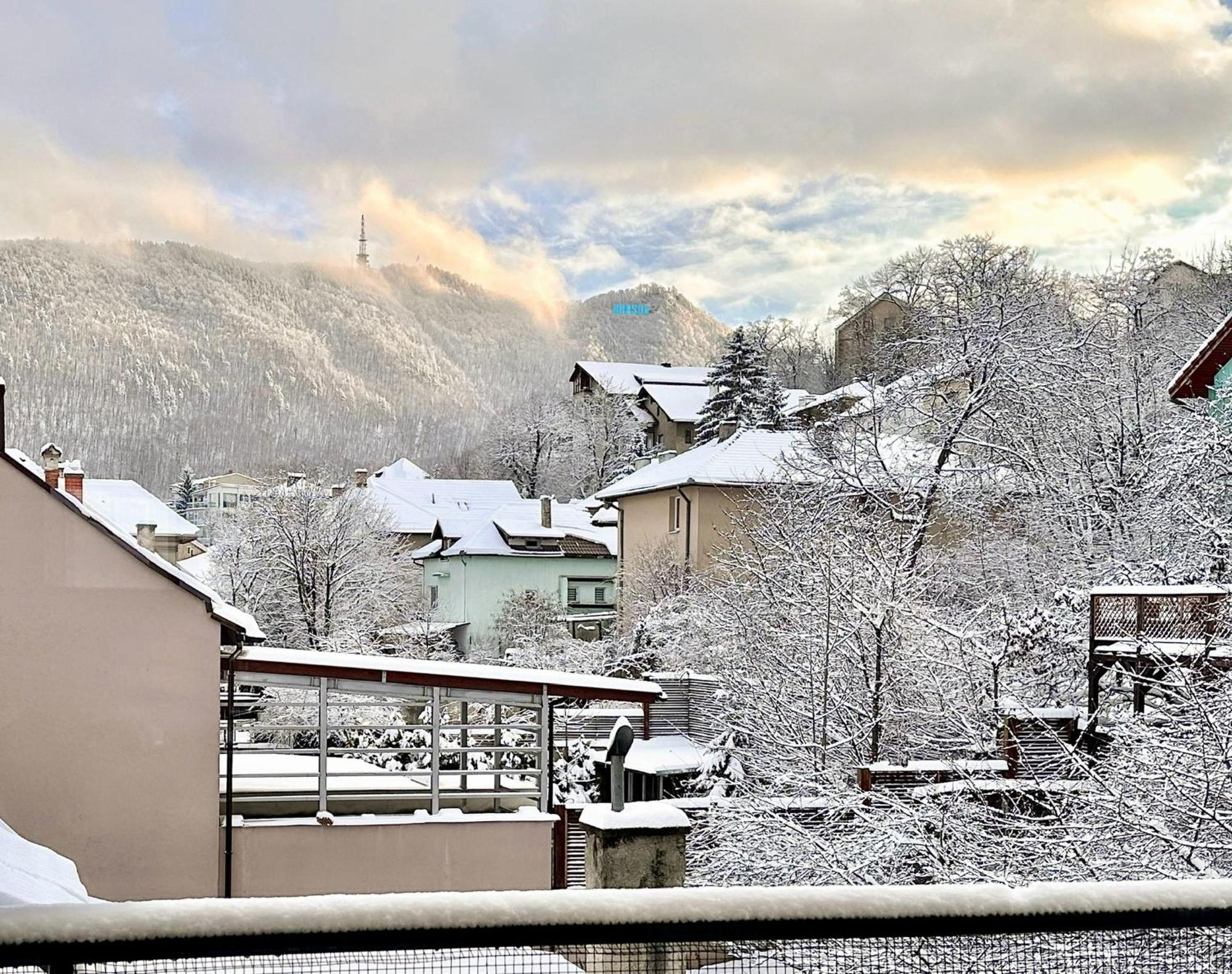 Central Premium Apartment Brassó Kültér fotó