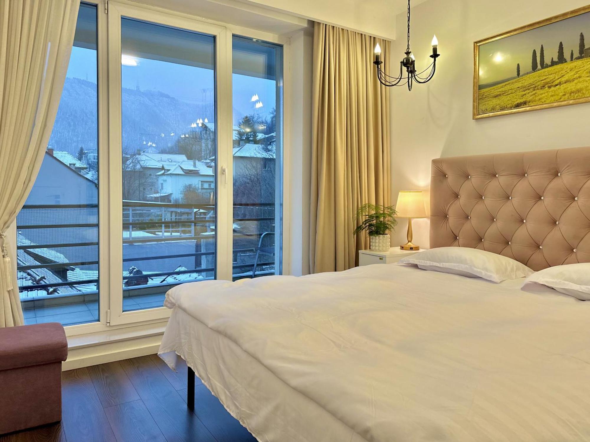 Central Premium Apartment Brassó Kültér fotó